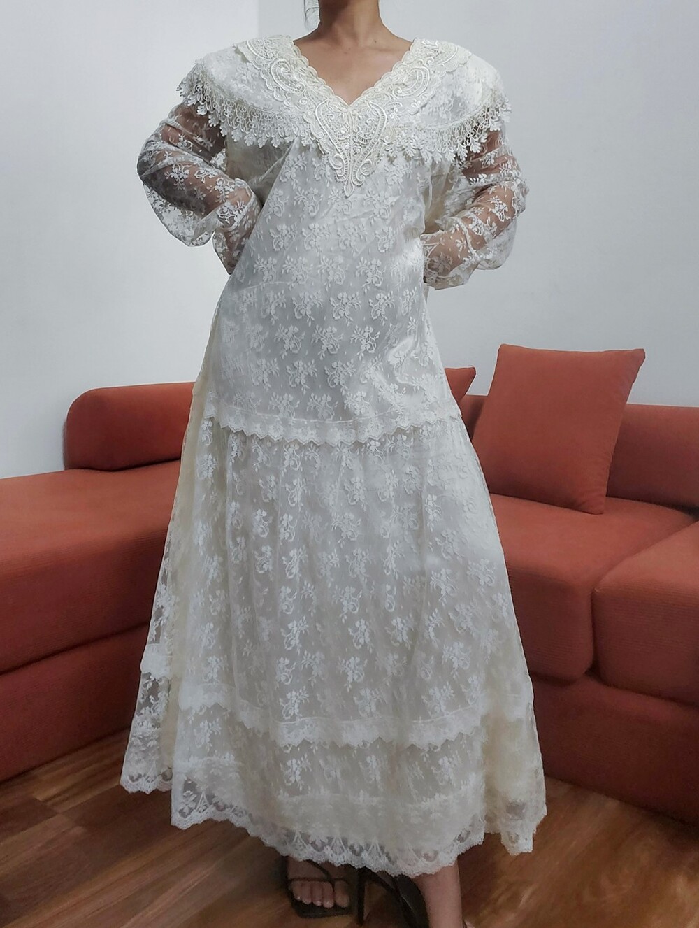 VINTAGE LACE DRESZ - Picture 4 of 10